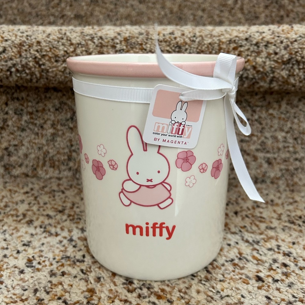 BNWT Miffy Pink and White Ceramic Utensil holder